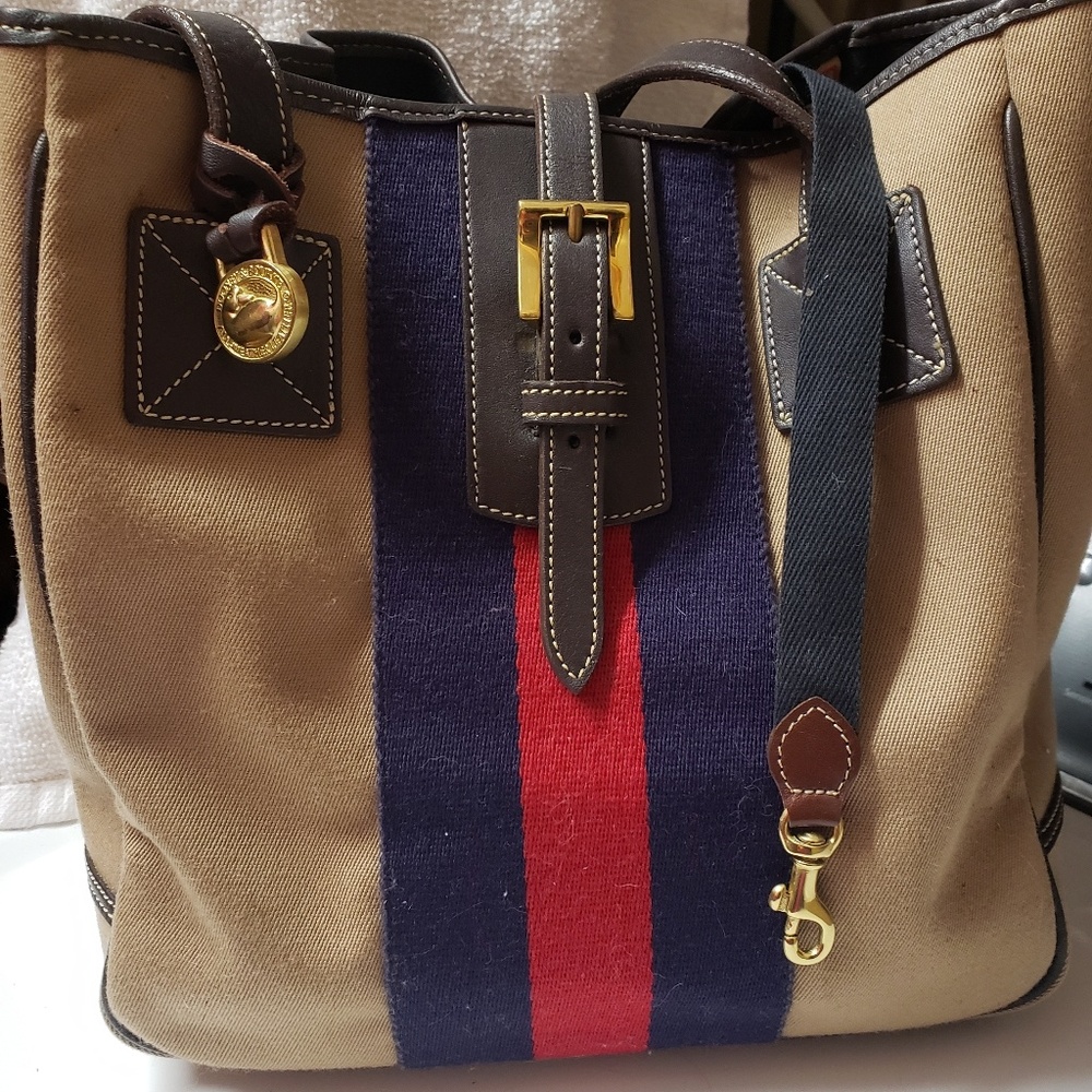 Dooney and burke shoulder bag  no piling on straps
